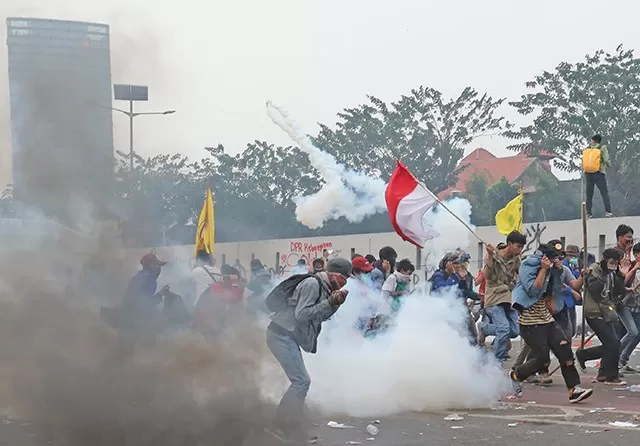 Marak Demo dan Fenomena Gas Air Mata: Perspektif Ilmiah dari Teknik Mesin Unimma